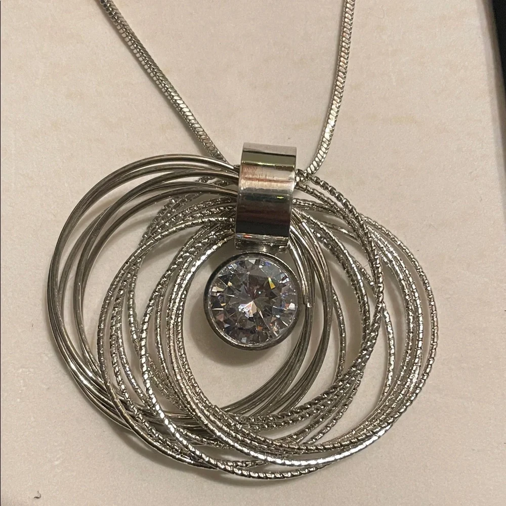 Elegant Silver Necklace and Earring Set - Picture 5 of 5